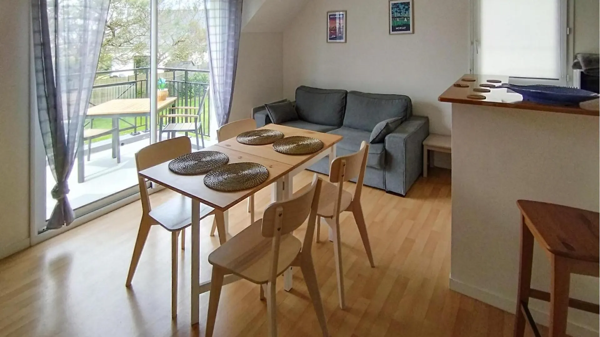 Gorgeous Apartment In Carantec With Wifi
